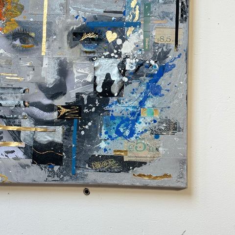 Bottom right detail of The MIND I by Marjolein Marx, capturing the striking right eye, layered with vivid blue paint splashes, gold foil, collage textures, and expressive markings.